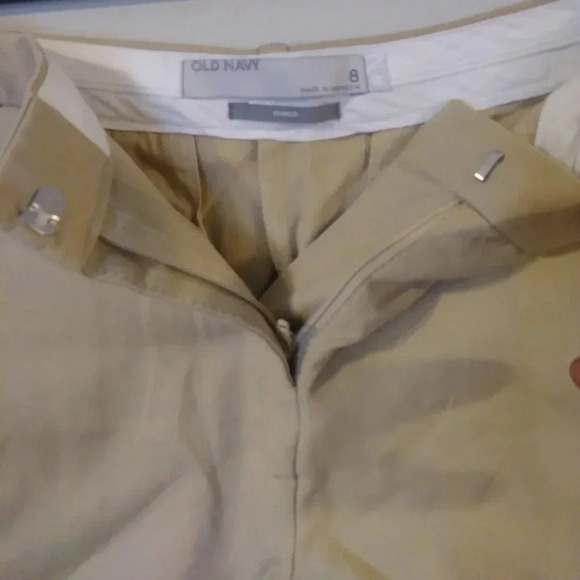 Old Navy Chino Mid Rise Stretch Shorts - Picture 3 of 5